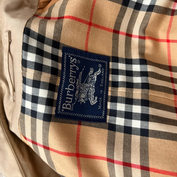 Vintage Burberry Tan Trench Coat - Picture 7 of 8